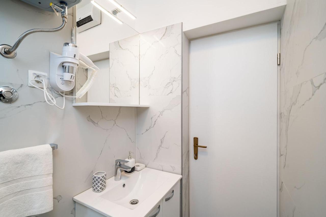 Apartment Debos ดูบรอฟนิก ภายนอก รูปภาพ